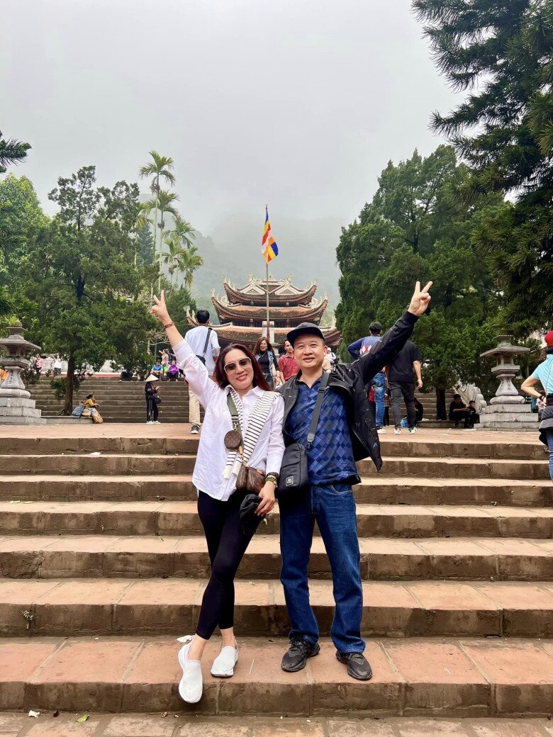 Thu Huyền kết hôn với ông xã hiện tại là mối tình đầu.
