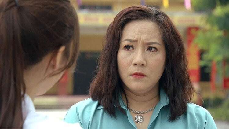 Hình ảnh nữ diễn viên trong vai bà Mây phim Phố Trong Làng.