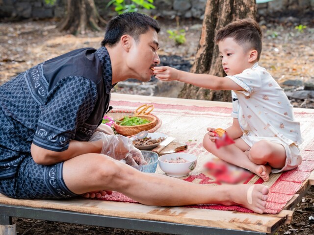 "Bố ơi mình đi đâu thế" tập 8: "Giang hồ màn ảnh" Duy Hưng giỏi chuyện bếp núc, được khen dạy con cực khéo