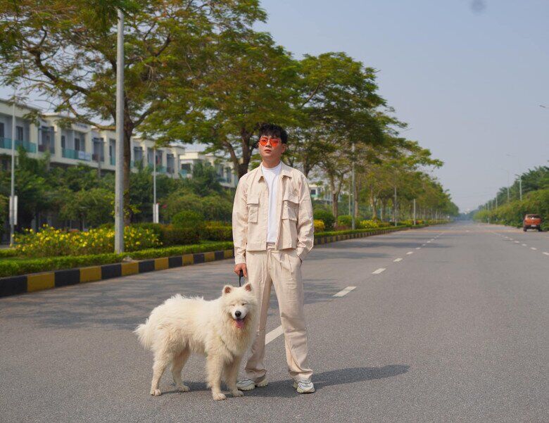 Tuấn Cry từng đi lao động chân tay vì làm nghề hát không đủ sống.