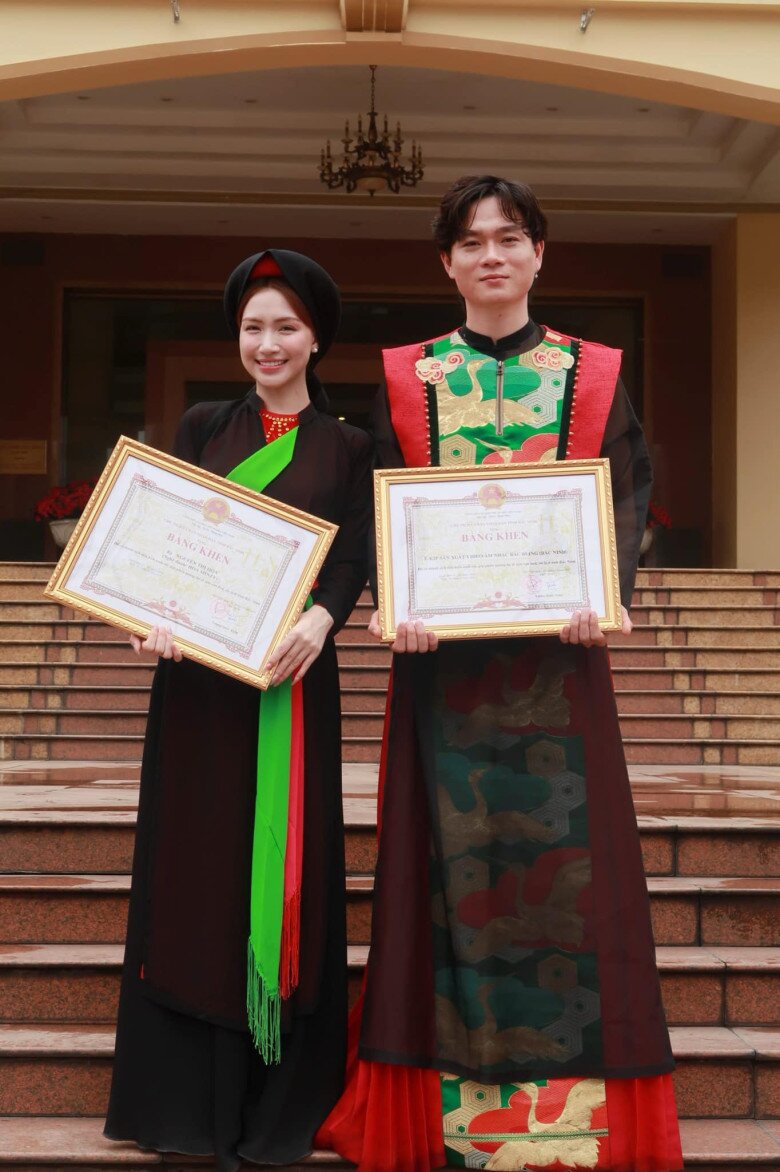Tuấn Cry được nhận xét “lên hương” sự nghiệp sau cú hợp tác với Hòa Minzy.