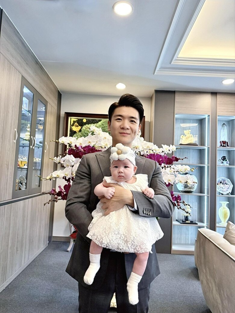 Đỗ Quang Vinh sang Mỹ đón con thứ 3 hồi tháng 5 vừa qua.