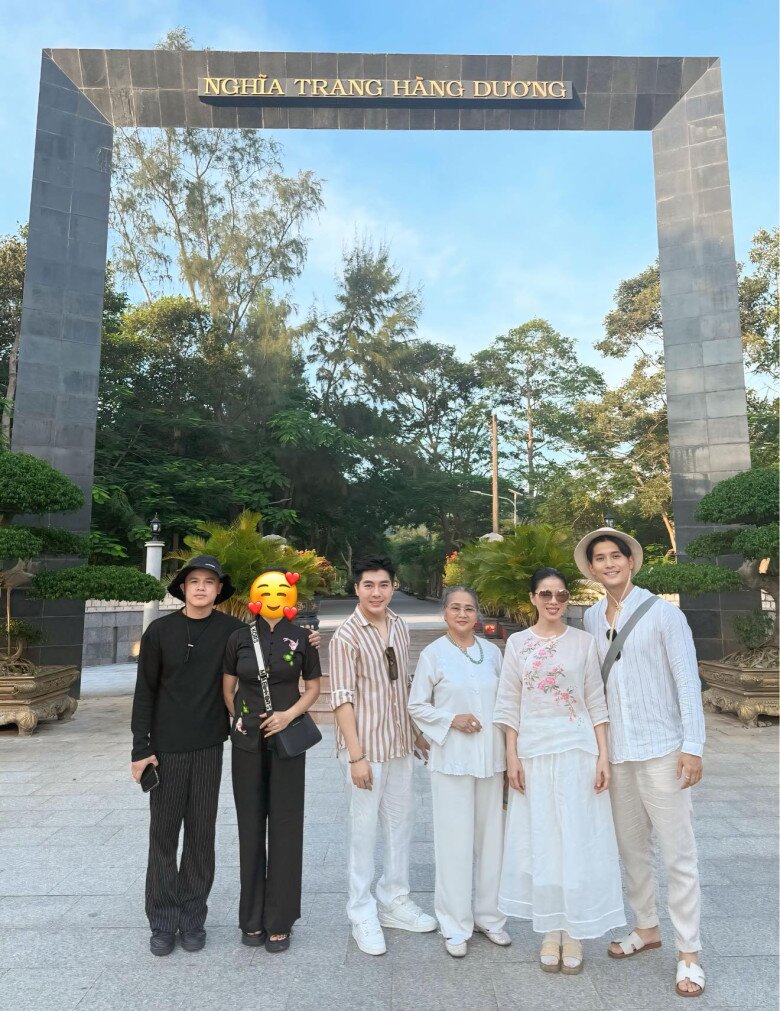 Nam diễn viên thường xuyên tụ họp, đi du lịch cùng gia đình bạn gái.