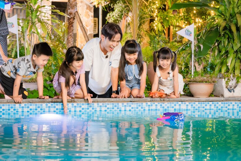 Neko Lê gây ấn tượng với hành trình 1 nách 2 con những vẫn chu toàn mọi việc.