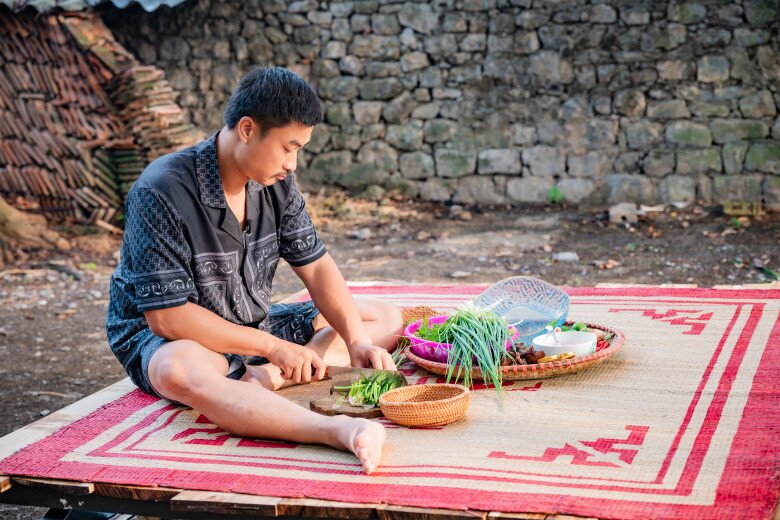 Duy Hưng từ 1 người “gai góc” trên phim ảnh lại rất đỗi gần gũi, chân thành trong chương trình.