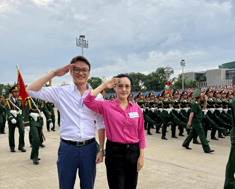 Btv hoài anh bùng nổ nhan sắc khi đứng cùng thượng úy lê hoàng hiệp là mỹ nhân thắng đậm nhất mùa lễ a80 - 5