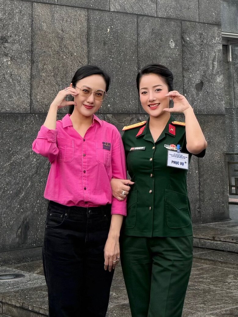 Btv hoài anh nghẹn ngào khi nhắc về bản tin thời sự 19h nhớ sự cố rớt bông tai trên sóng trực tiếp - 4