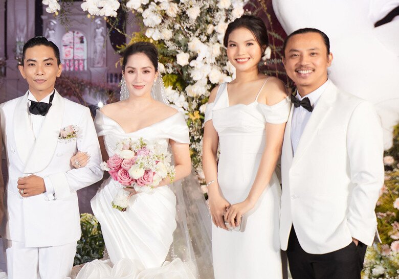Gia đình cả 2 thân thiết với nhau.