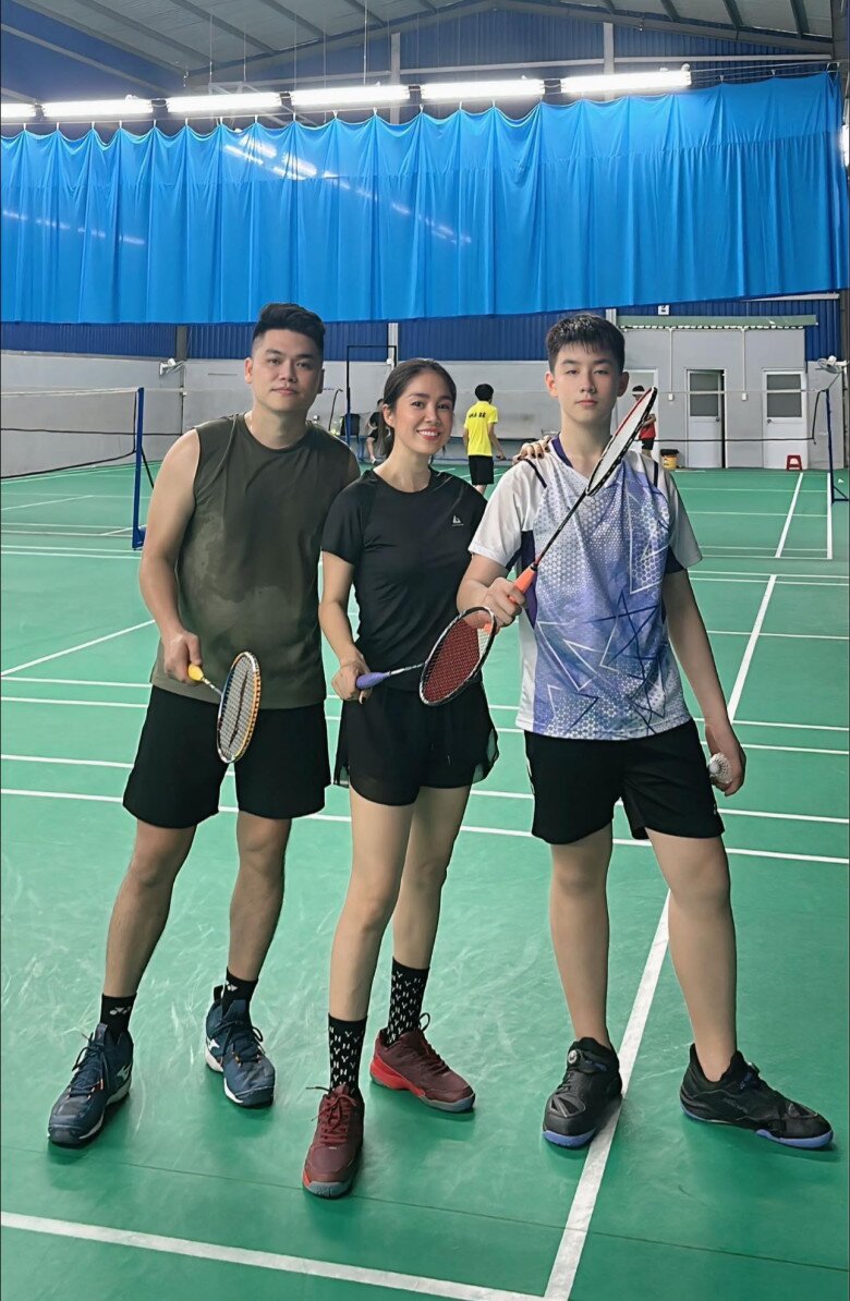 Con trai Lê Phương “bám” Trung Kiên hơn là mẹ ruột.