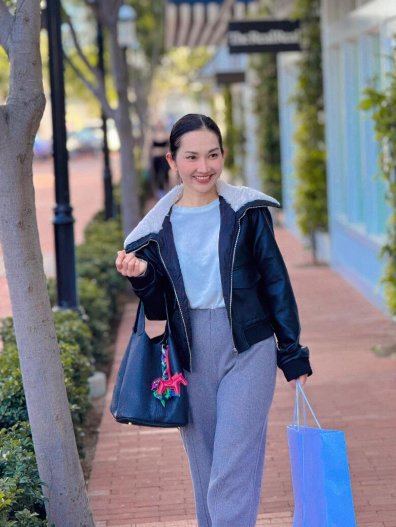 Nữ diễn viên tận hưởng cuộc sống hạnh phúc nơi xứ người.