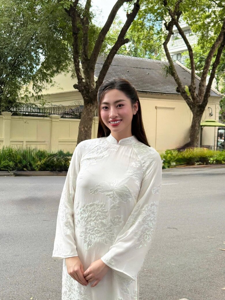 Hoa hậu Lương Thùy Linh nổi tiếng với trình độ học vấn “khủng”.