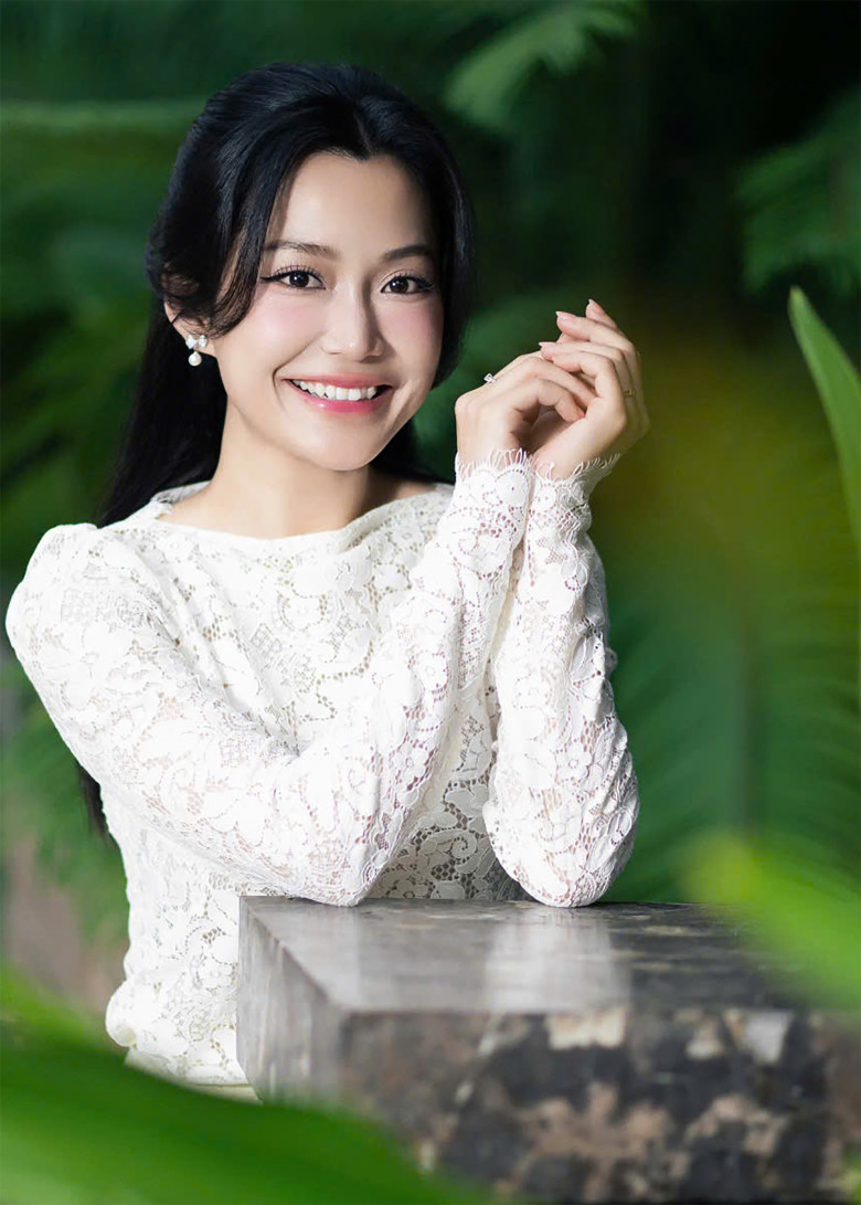 Nhan sắc xinh đẹp của diễn viên sinh năm 1989.