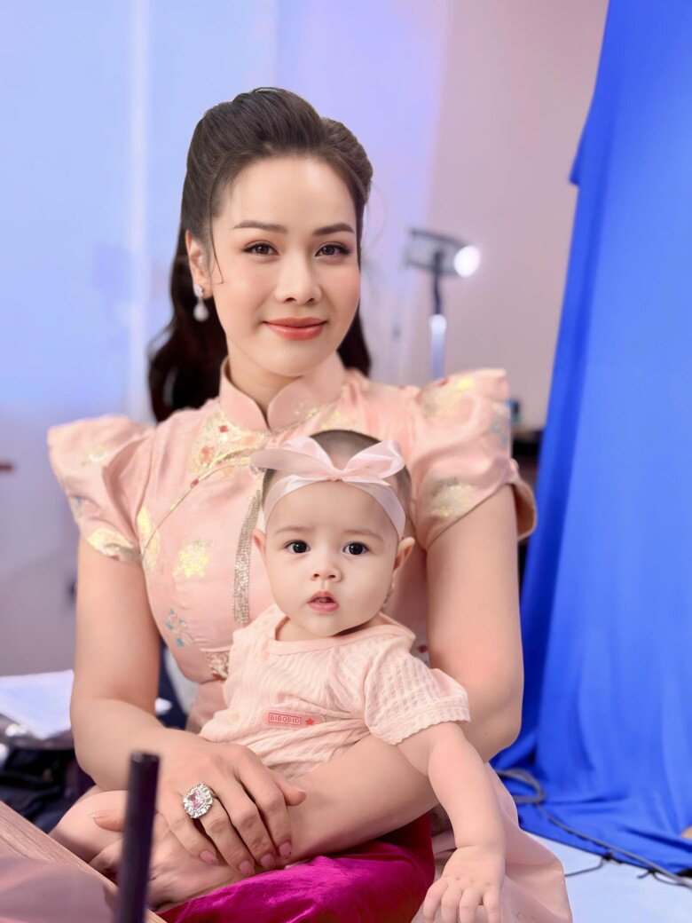 Ái nữ lai đáng yêu của nữ diễn viên.