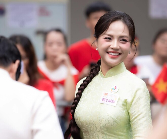 Hội mẹ bỉm tham gia diễu hành a80 vân trang đưa theo con gái từ miền nam ra bắc thu quỳnh được dẫn đầu khối - 8