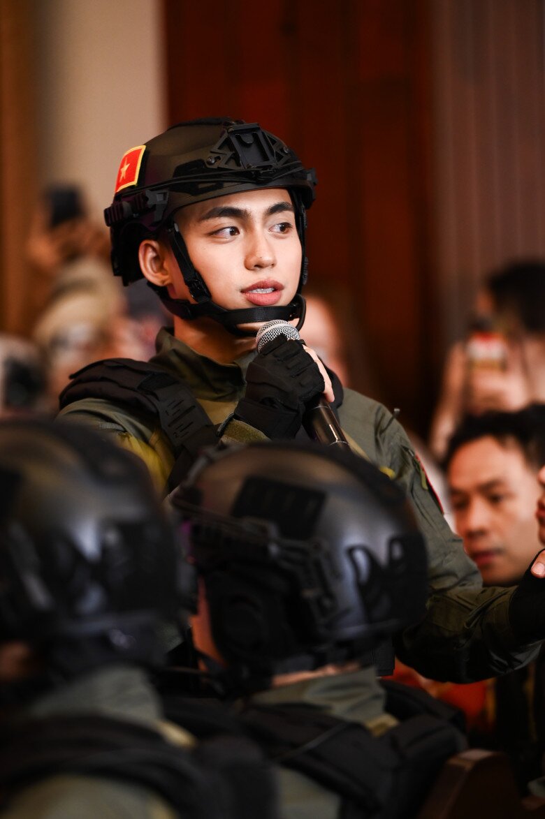 Mono là “em út” của chương trình.