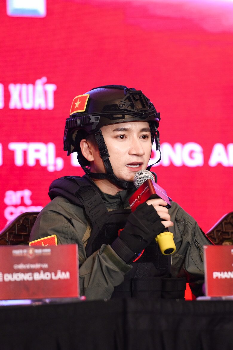 Phan Mạnh Quỳnh lần đầu tham gia chương trình thực tế, ngất xỉu khi ghi hình.