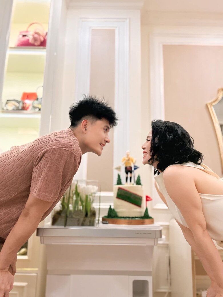 Lâm Bảo Châu yêu thương, cưng chiều Lệ Quyên hết mực.