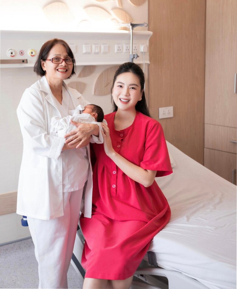 Nữ MC “vỡ chum” tại bệnh viện quốc tế đắt tiền ở Hà Nội.