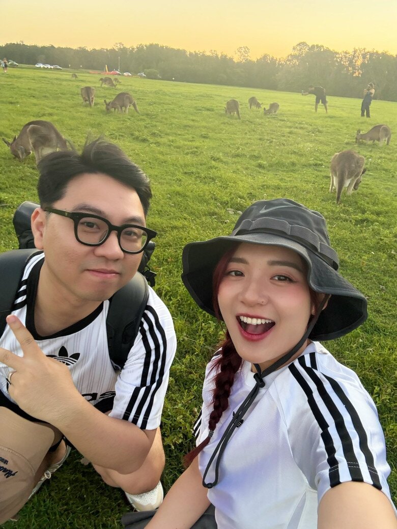 Vợ chồng nữ MC đồng hành cùng nhau trong công việc và cuộc sống.