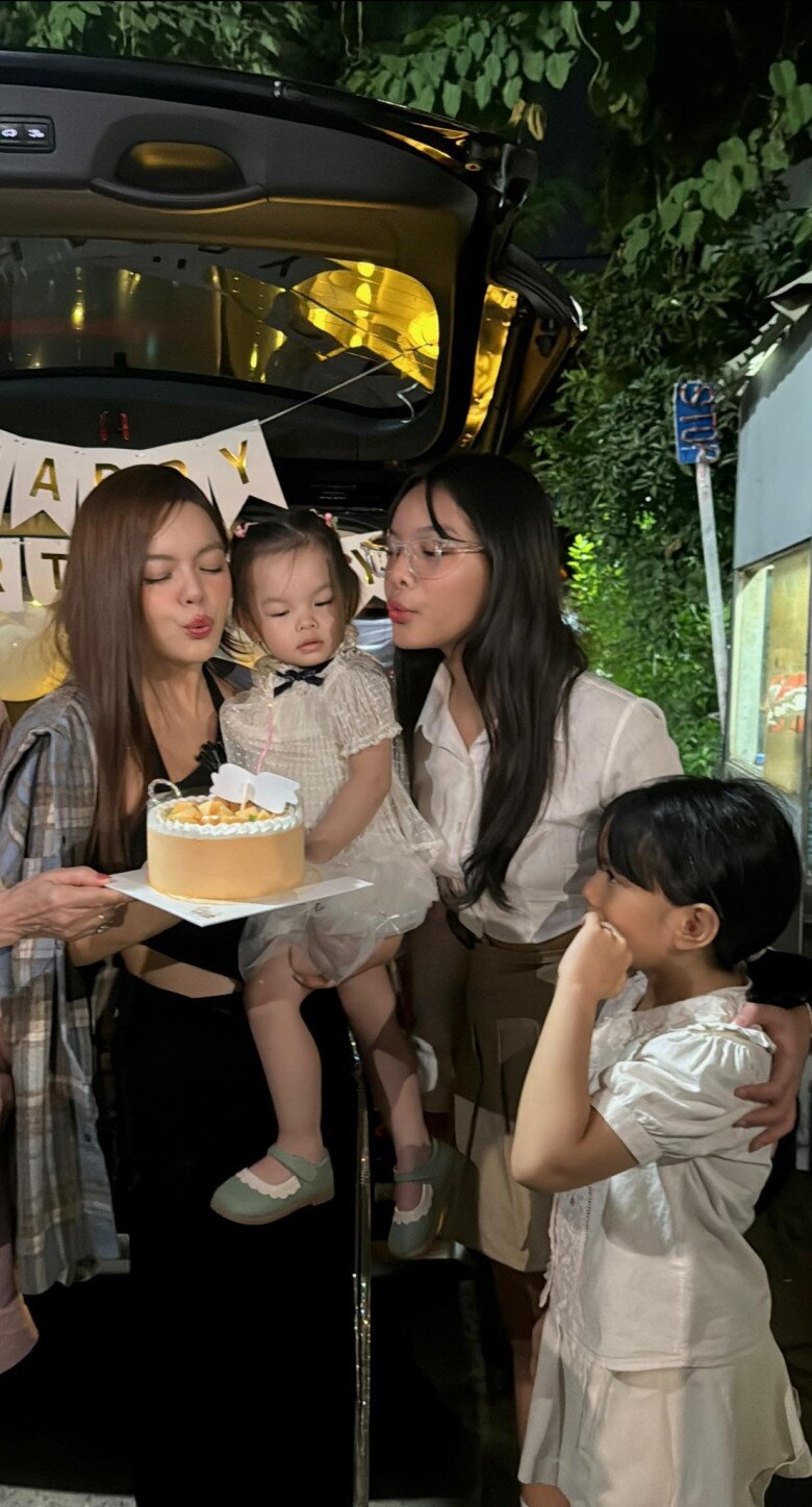 Phạm Quỳnh Anh cho biết có lúc cô cảm thấy kiệt sức khi vừa chăm con, vừa làm việc.