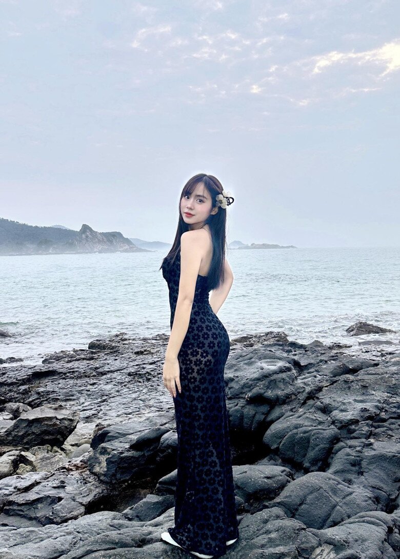 Nữ phóng viên sở hữu kênh TikTok cá nhân hơn 1,3 triệu người theo dõi.