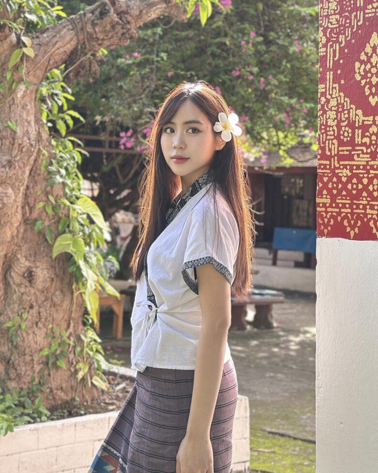 Maysaa từng từ chối du học Mỹ, Trung Quốc và Hungary.