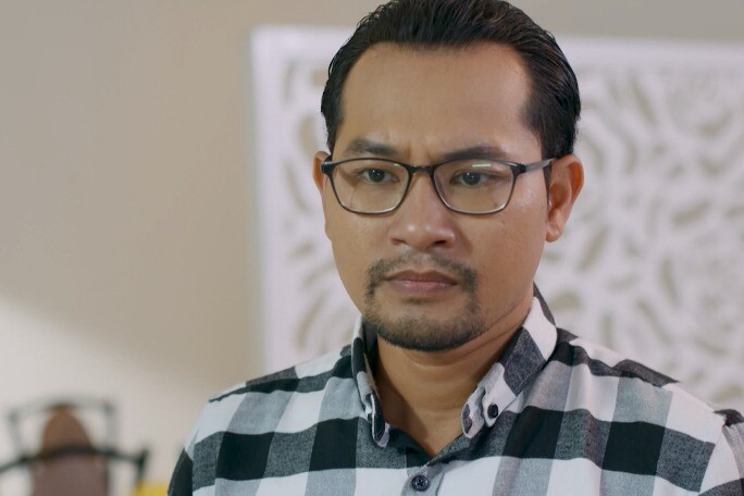 Nam nsưt 4 lần diễu hành đại lễ mới tốt nghiệp 8 ngày đã nhập ngũ cưới vợ là bạn cùng trường cấp 3 - 1