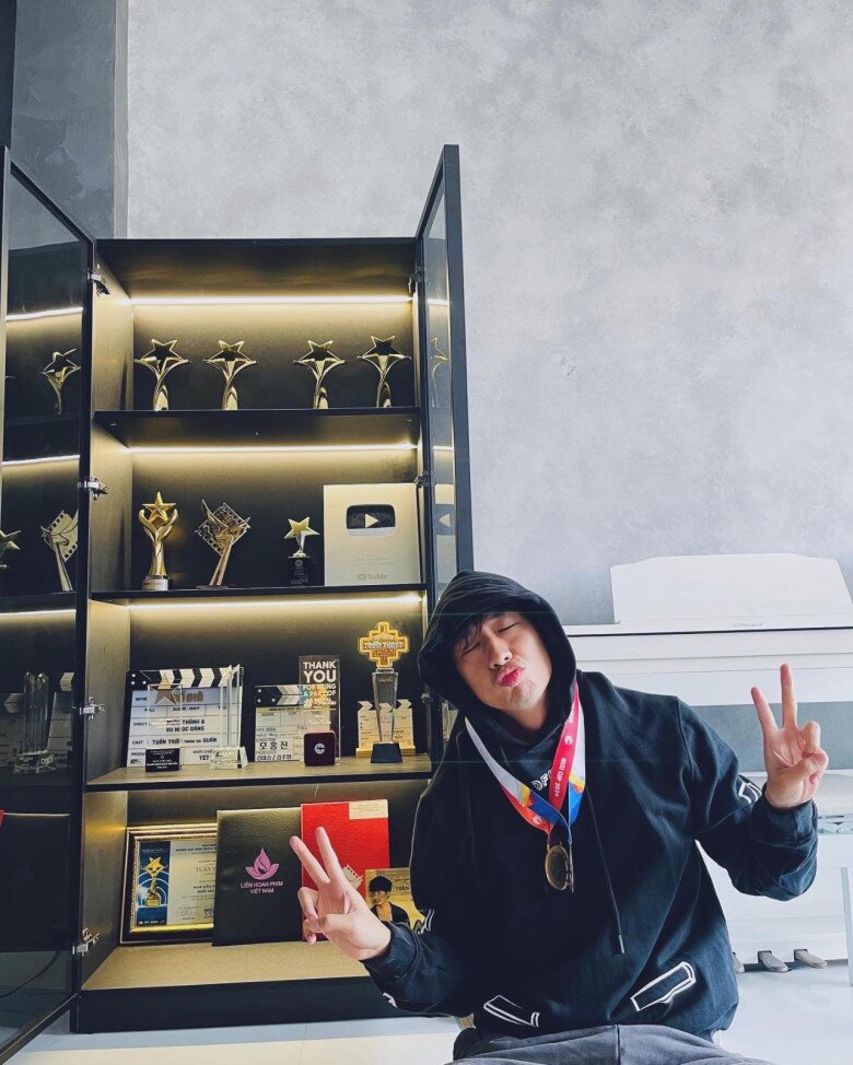 Tuấn Trần là diễn viên “nghìn tỷ” hiếm hoi của làng giải trí Việt.