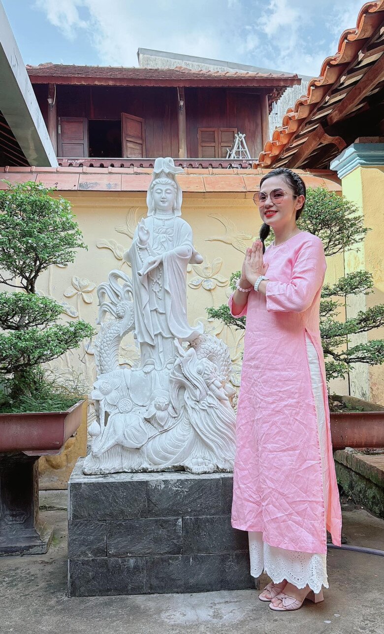 Việt Trinh giữ lối sống giản dị, bình yên sau nhiều đau khổ.