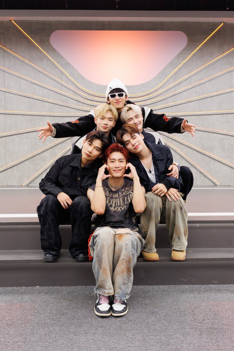 Kay Trần mong muốn các học trò bứt phá trong bài thi lần này.