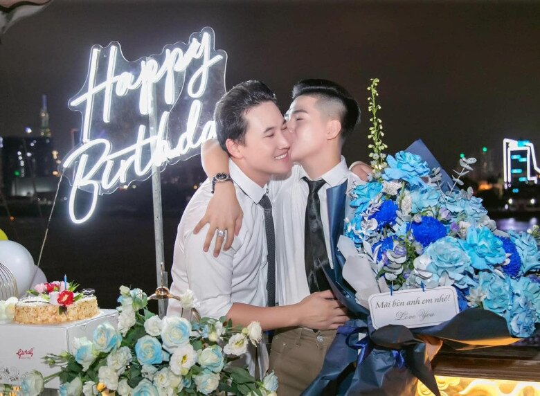 Thanh Đoàn và Hà Trí Quang thường tổ chức những buổi tiệc kỷ niệm, gây bất ngờ lãng mạn cho nhau.