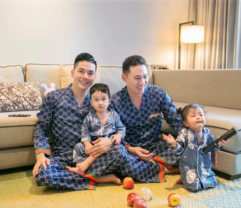 Thanh Đoàn và Hà Trí Quang chăm sóc 2 con chung rất chu toàn, không thiếu thứ gì.