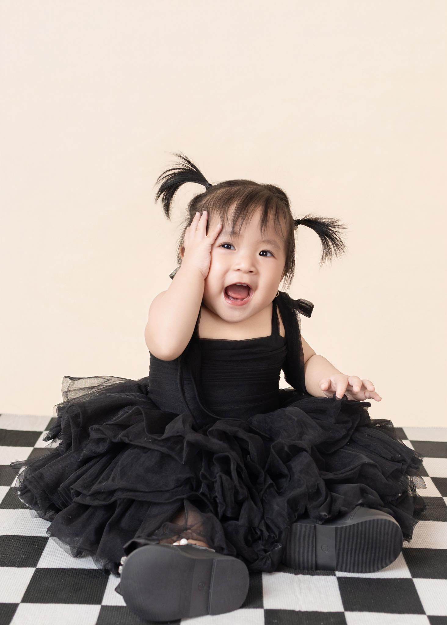 Ái nữ đầu lòng đáng yêu của vợ chồng nữ diễn viên.