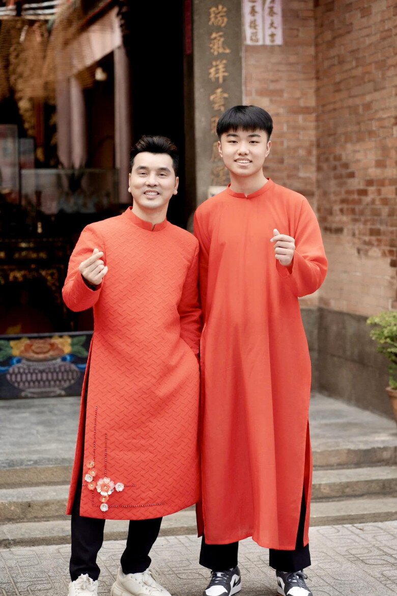 Ưng Hoàng Phúc đối xử, chăm sóc với con riêng của vợ như ruột thịt.