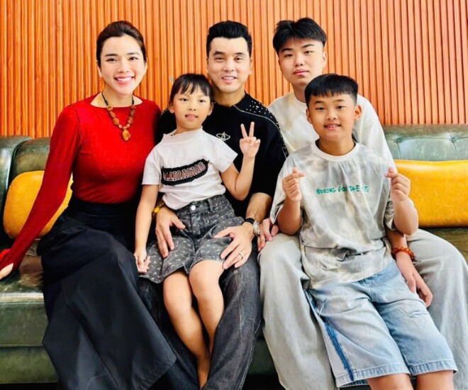 Ưng Hoàng Phúc bồi hồi trước ngày con riêng của vợ sang Mỹ định cư.