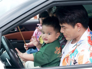 Con trai Lê Dương Bảo Lâm bị kẹt trong ô tô khóa kín cửa, nam diễn viên thót tim dạy con kỹ năng thoát hiểm
