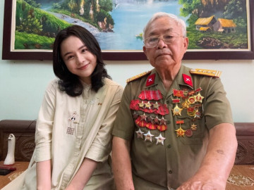 Ca sĩ Thái Trinh kể về bố ruột là Đại tá: Ông đang mong bế cháu ngoại lắm rồi