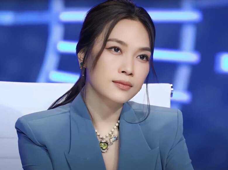 Mỹ Tâm có thành tích sự nghiệp đáng ngưỡng mộ, là ca sĩ được yêu thích hàng đầu ở Việt Nam.
