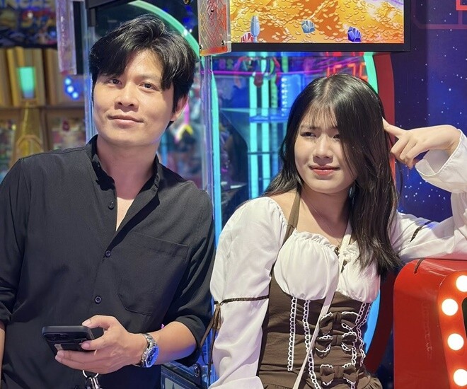 Nguyễn Văn Chung đưa ái nữ sang Úc du học, đoàn tụ với mẹ ruột.