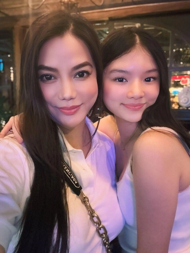 Devon Bảo Tiên được nhiều người khuyên nên đi thi hoa hậu.