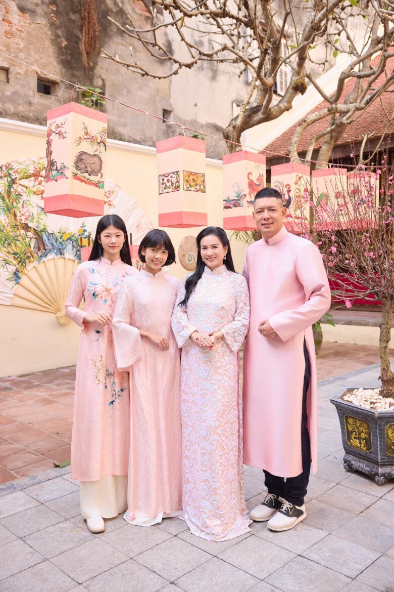 2 con gái của Bình Minh đều phát triển chiều cao tốt nhờ chơi thể thao.