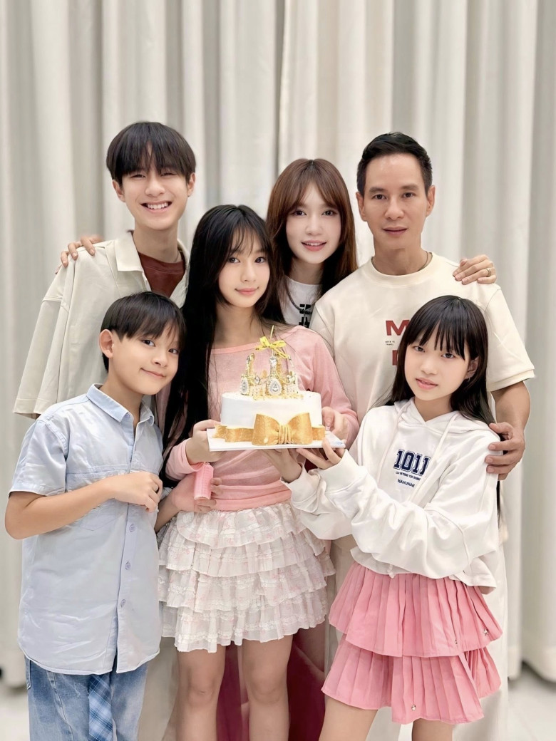 Nhan sắc của 4 con nhà Lý Hải - Minh Hải nhận được nhiều lời khen của khán giả.