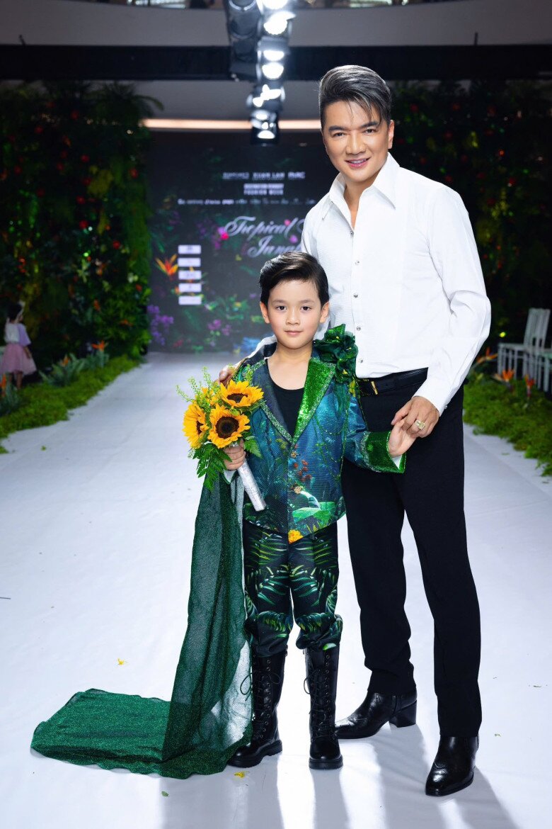 Con trai Đàm Vĩnh Hưng lên sàn diễn thời trang.