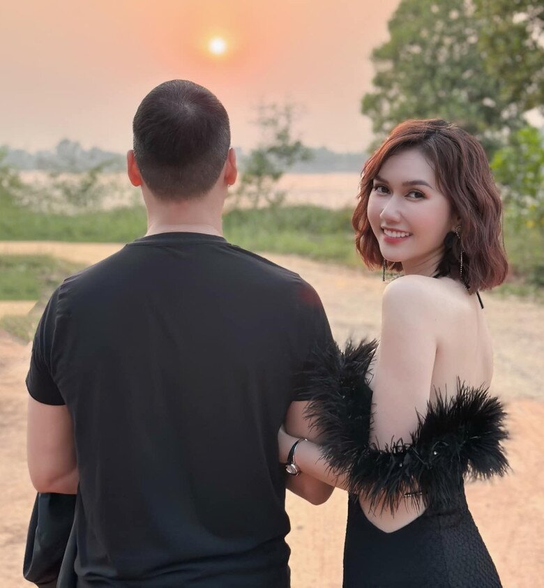 Diễn viên hương giang tự nhận đẻ hộ khi con trai giống hệt ông xã giấu mặt 7 tháng tuổi có nét mặt nghiêm nghị - 8