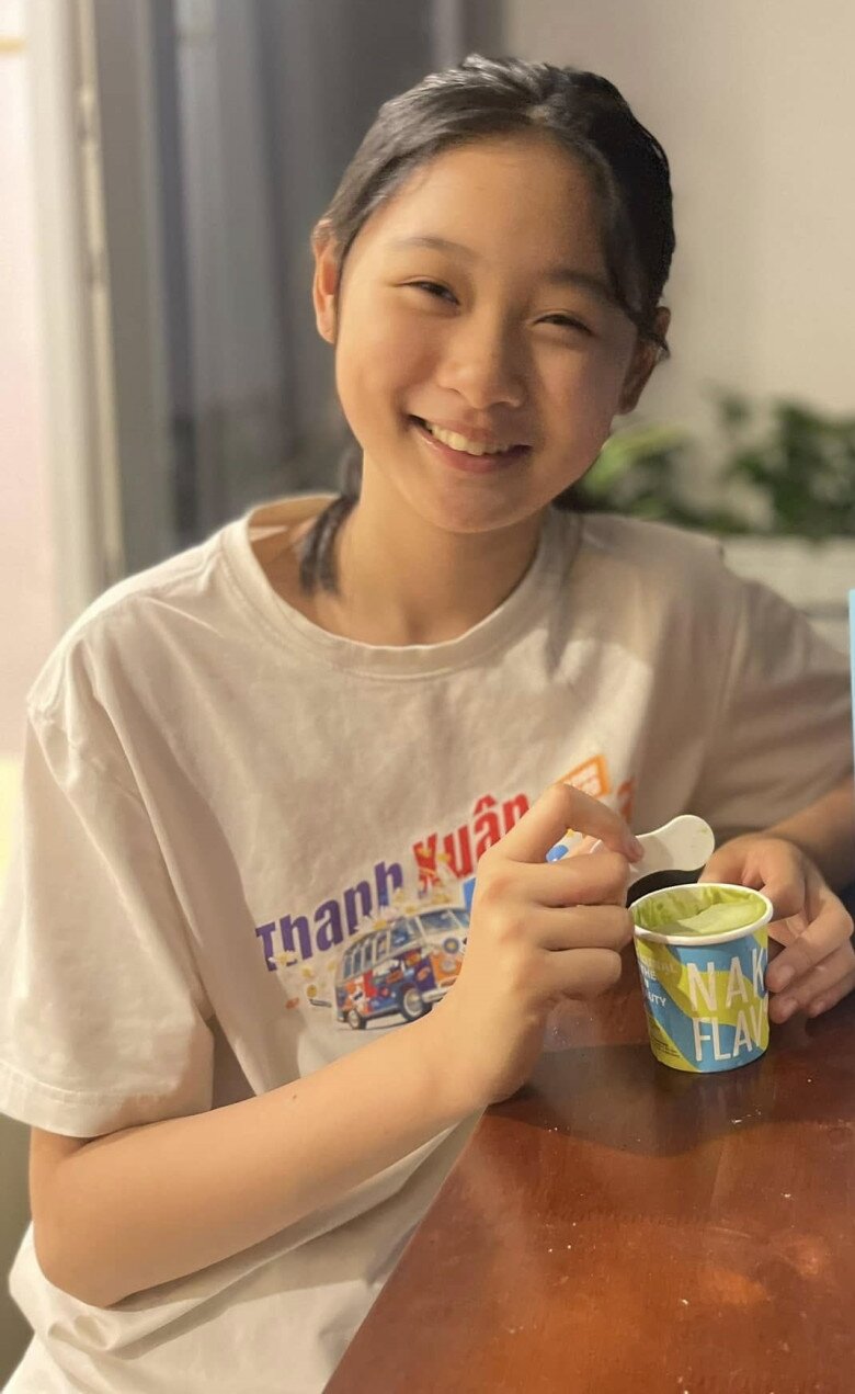Tiểu Panda sở hữu nét đẹp nhẹ nhàng như nàng thơ.