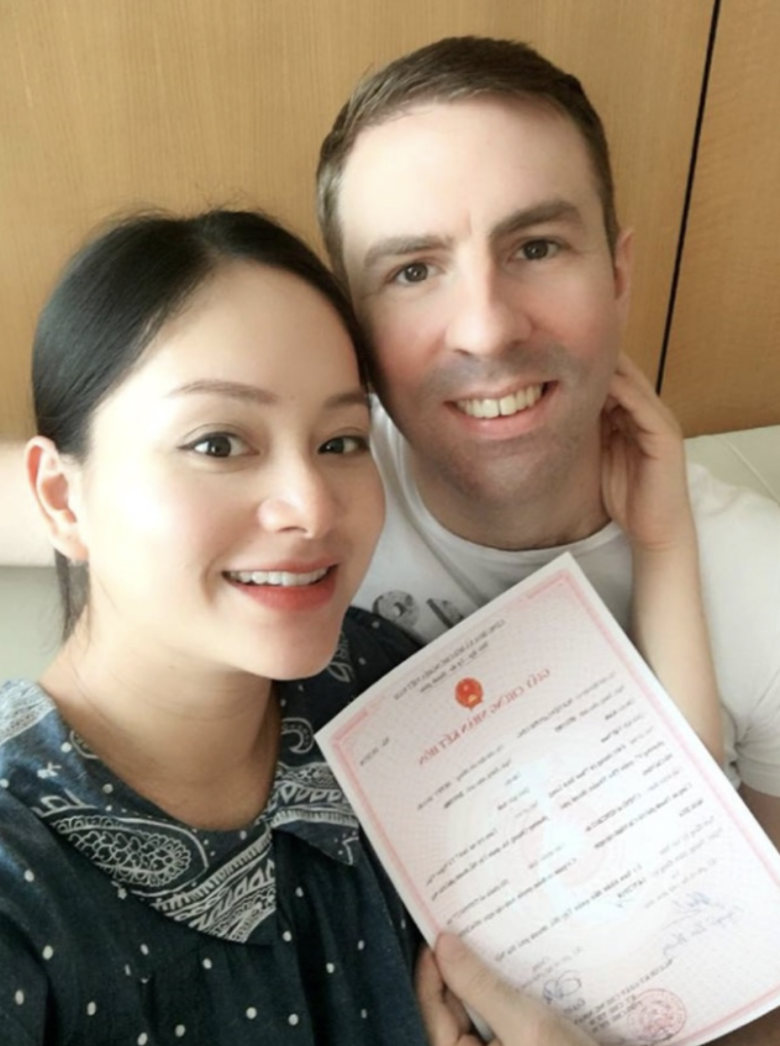 Lan Phương và chồng đã đăng ký kết hôn nhưng chưa đám cưới.