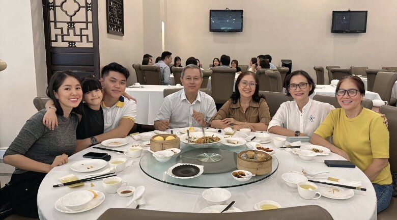 Vợ chồng nữ diễn viên thường xuyên tổ chức những buổi gặp gỡ với ông bà nội, ngoại.