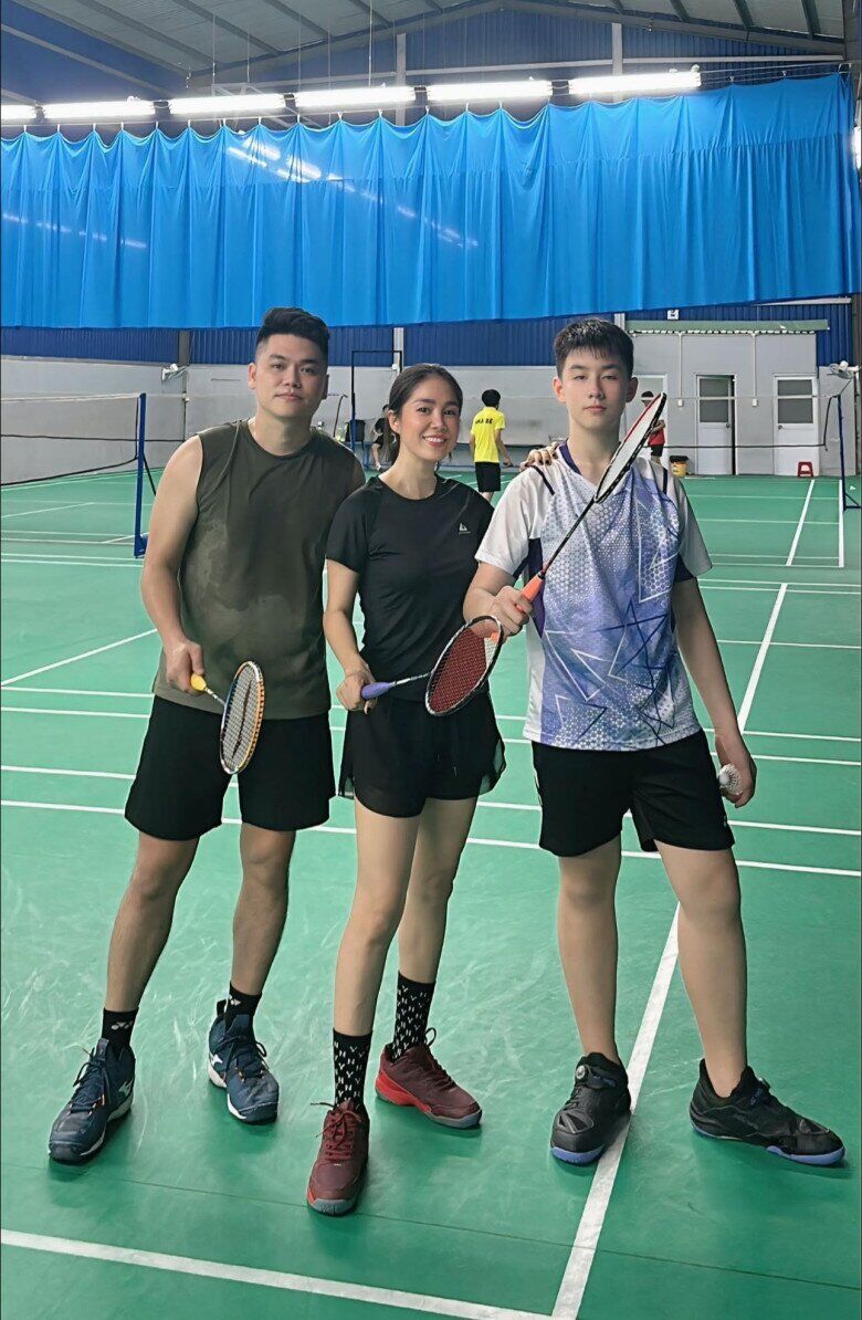 Gia đình Lê Phương - Trung Kiên cùng đi chơi thể thao.