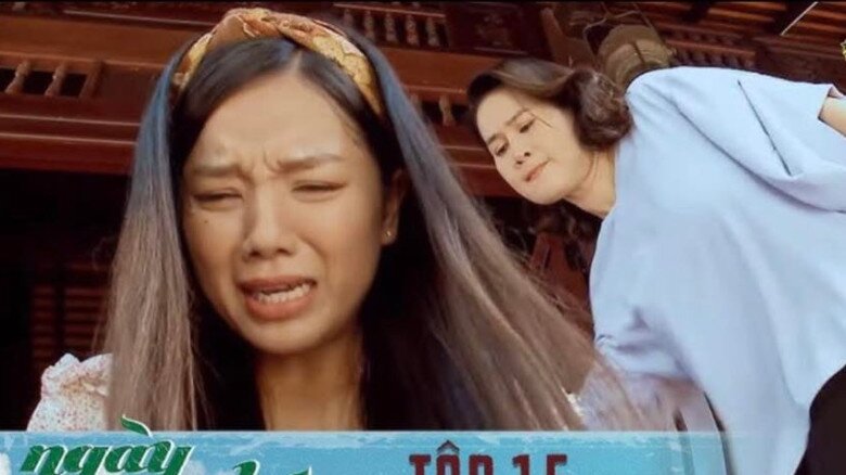 Cô từng ra tay đánh Hạ Anh trên màn ảnh.