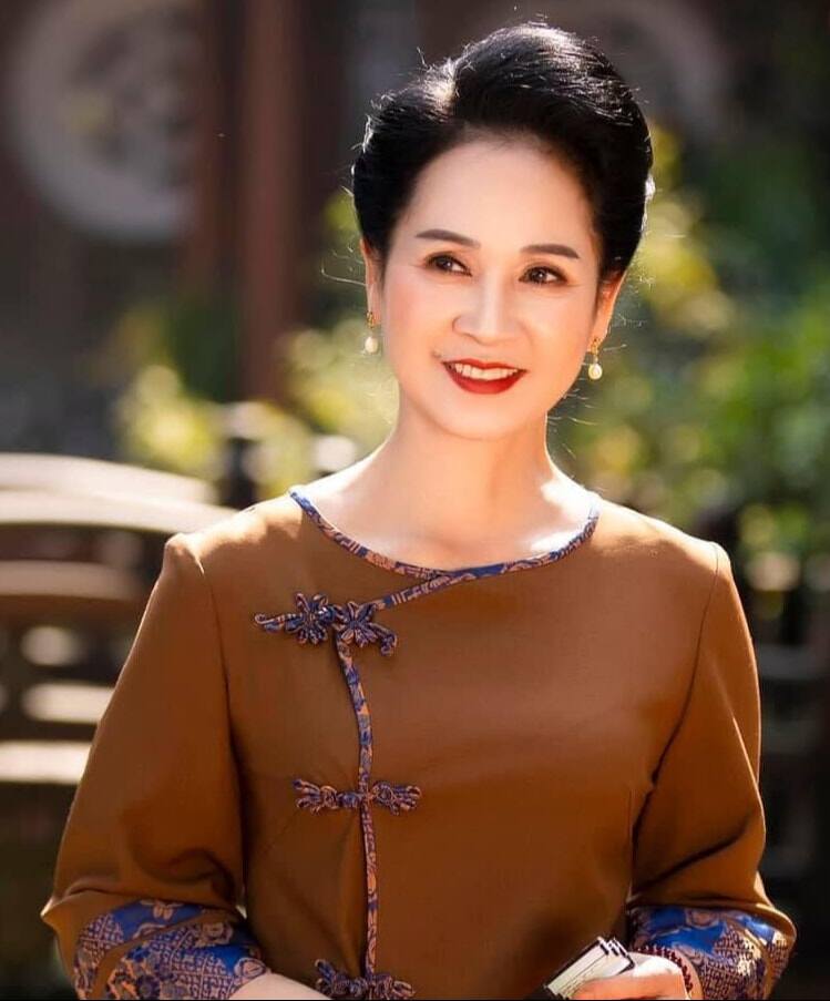 Nữ NSND sở hữu nét đẹp đậm chất truyền thống, dịu dàng.